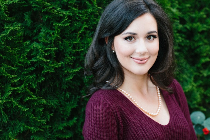 elle's headshot in downtown vancouver