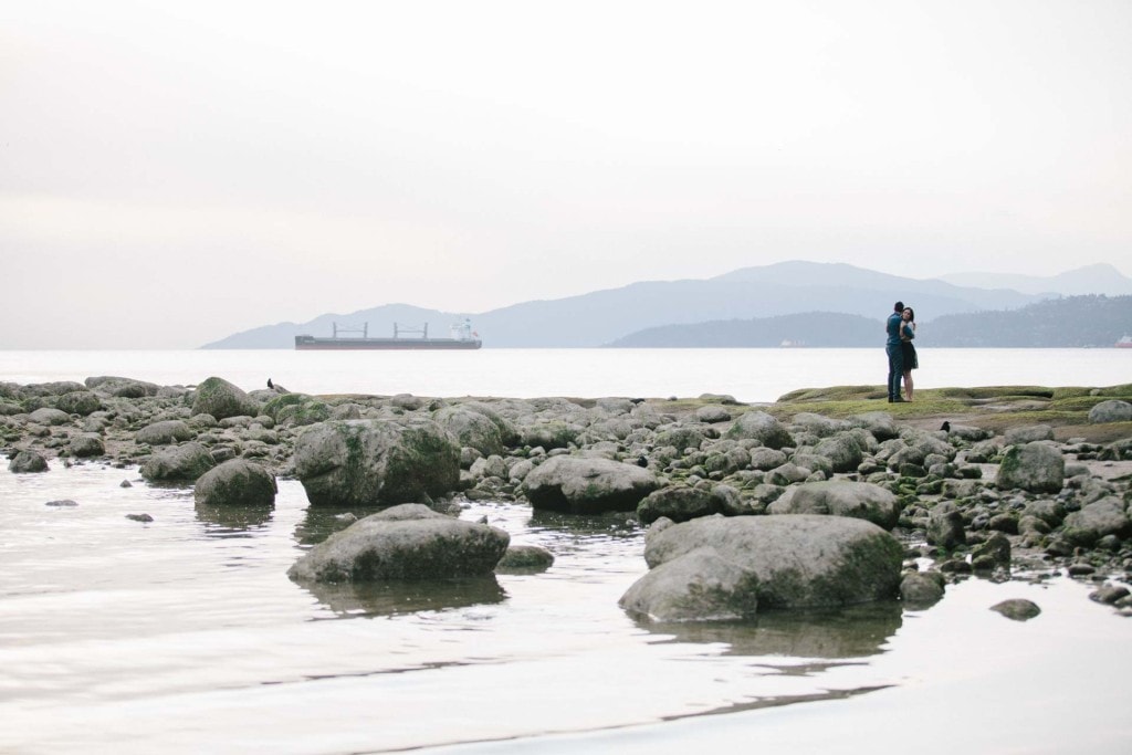 joel & caitlin's stanley park third beach engagement