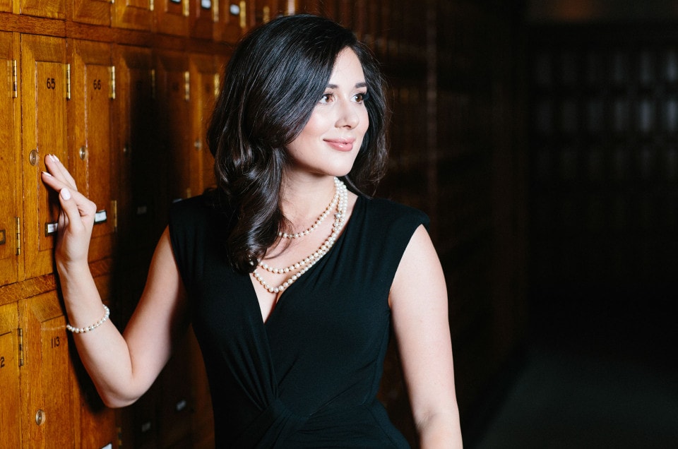 elle's styled portrait shoot at the vancouver club